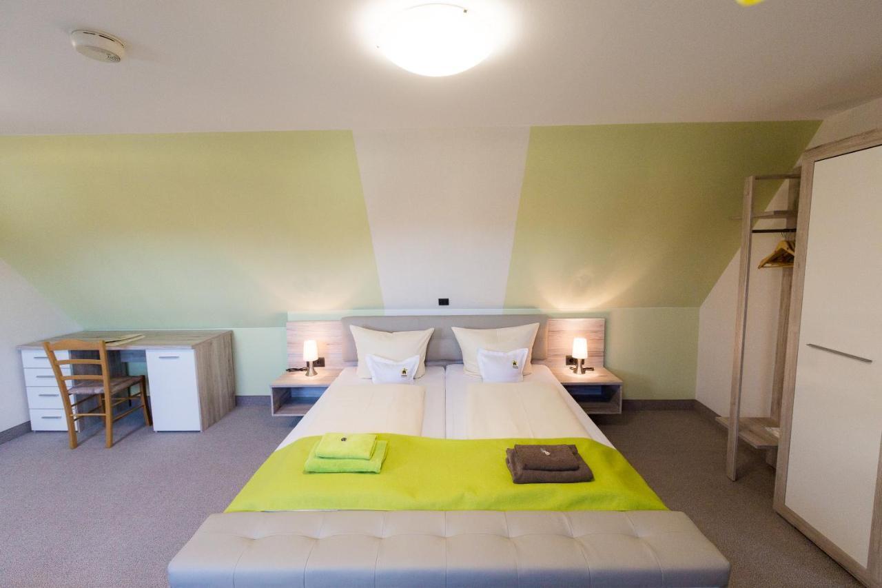 Kraeuterhotel Garni Zur Klostergrotte Nohra  Экстерьер фото